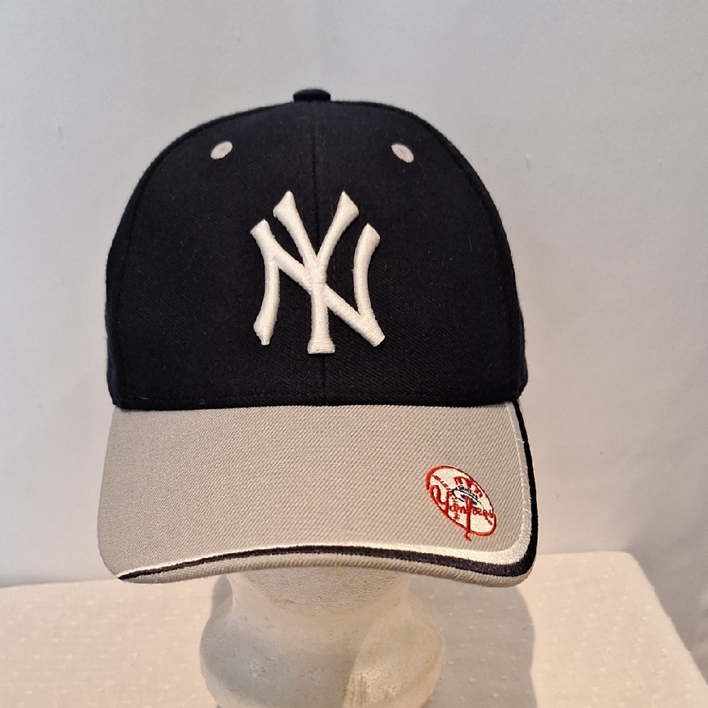 New York Yankees Black and Gray Cap